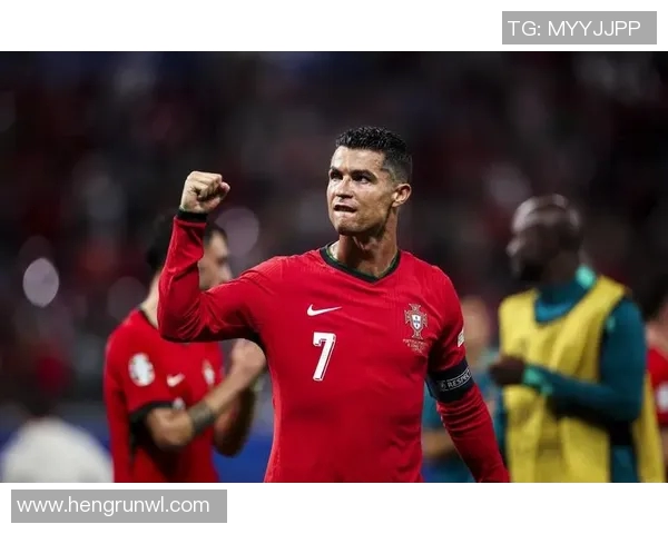 聚焦世界足球巨星的巅峰时刻与传奇人生 揭秘他们如何书写绿茵传奇