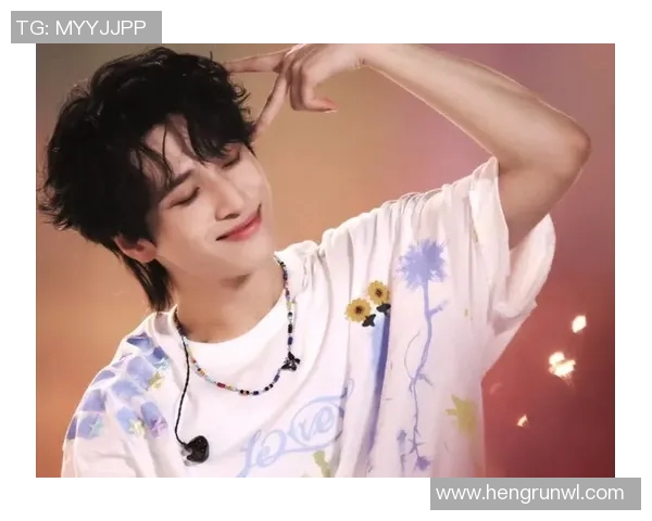 严浩翔足球球星身份揭秘 你不知道的他的场上风采与成就 严浩翔足球球星身份揭秘 你不知道的他的场上风采与成就